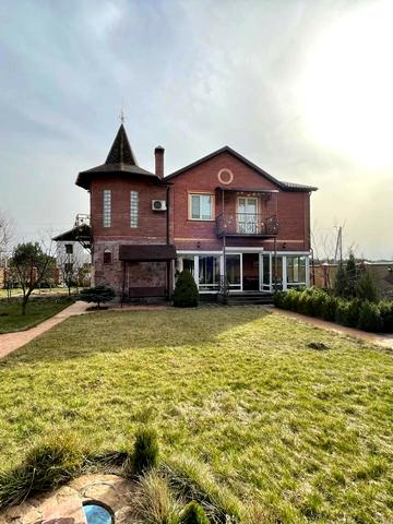 Коттеджный городок Биг-Бен в Микуличах.