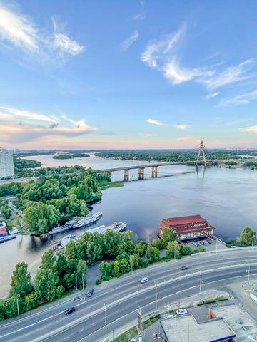 Степана Бандери просп. (Московський), 32-Д