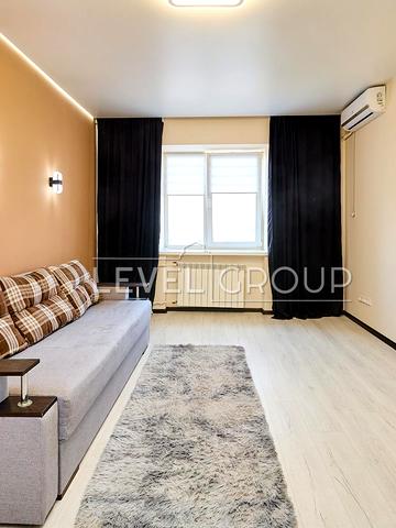 Ревуцького вул., 5