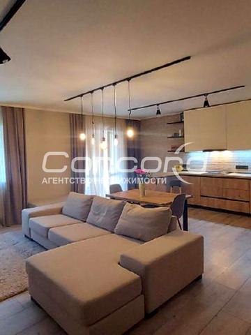 Воскресенська вул., 18