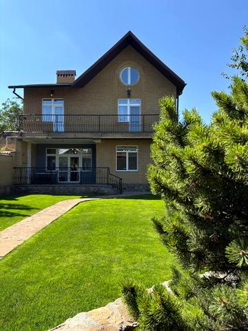 Баскетбольна вул., 8