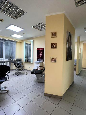 Метробудівська вул., 4