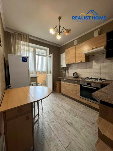 Машинобудівників вул., 27