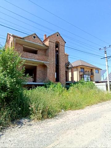 Остапа Вишні вул., 8