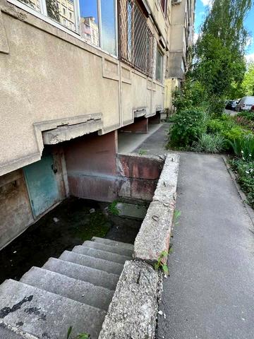 Квартальная, 8/8