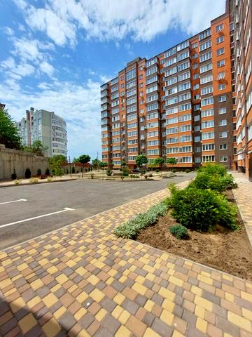 Мостобудівників вул., 18