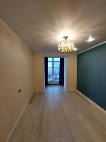 Лазурна вул., 40/1