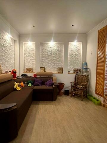 Шведська вул., 1