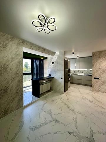 Соборна вул. (Леніна), 26/37