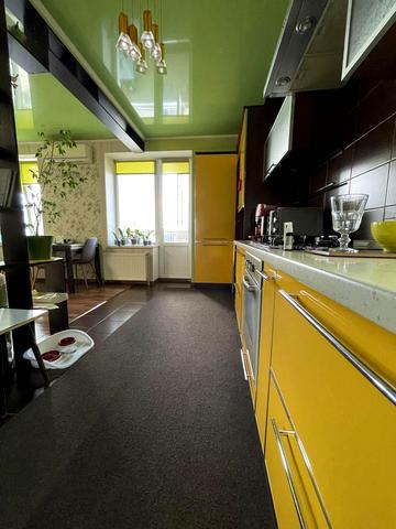 Академіка Маслова вул. (Радянська), 24