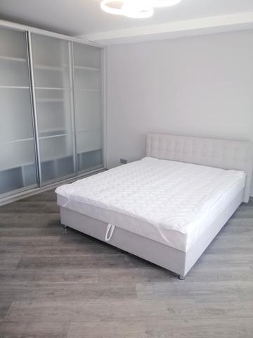 Лаврська вул. (Січневого Повстання), 4