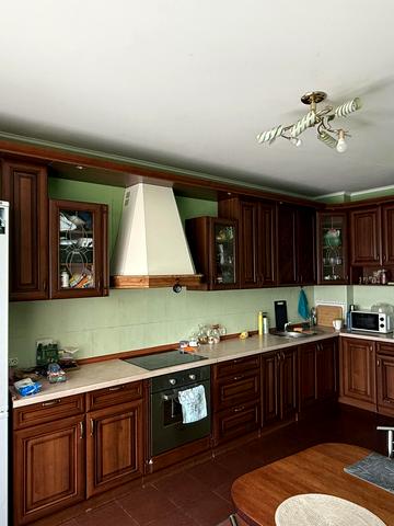 Ніжинська вул., 5