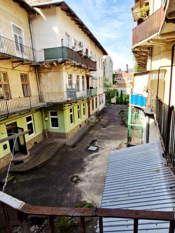 Пантелеймона Куліша вул., 27