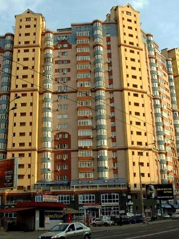 Вячеслава Чорновола вул., 25