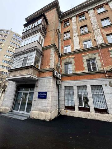 Мусліма Магомаєва вул., 1-А