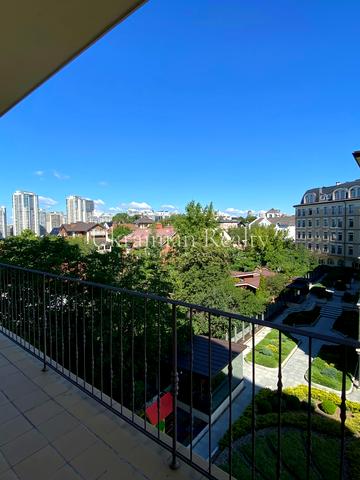 Новоселицька вул., 10