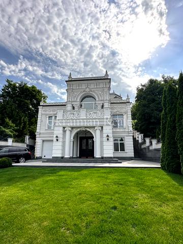 Редутна вул., 37