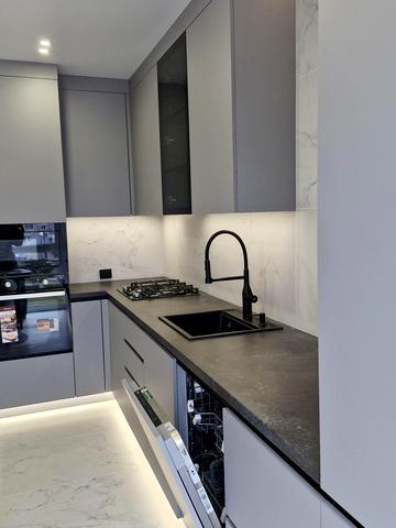 Героїв Дніпра вул., 1