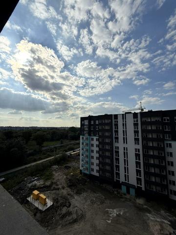 Нижня Берегова вул., (Будинок)