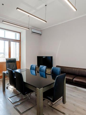 Хрещатик вул. (Kreschatic), 15