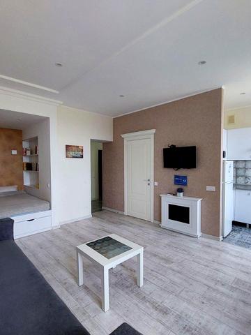 Набережна вул., 17/4