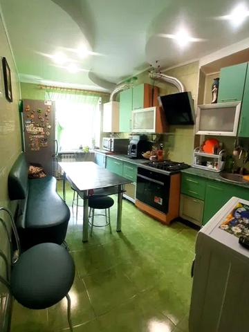 Валерія Гончаренка вул., 3