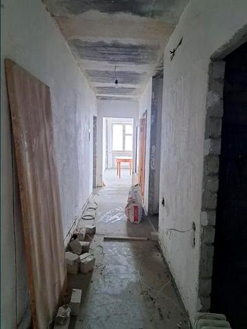 Острівська вул., 4