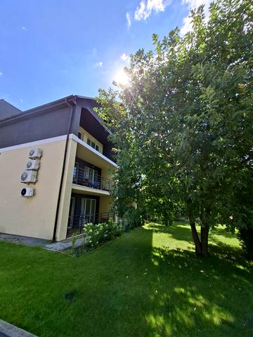 Молодіжна вул., 85