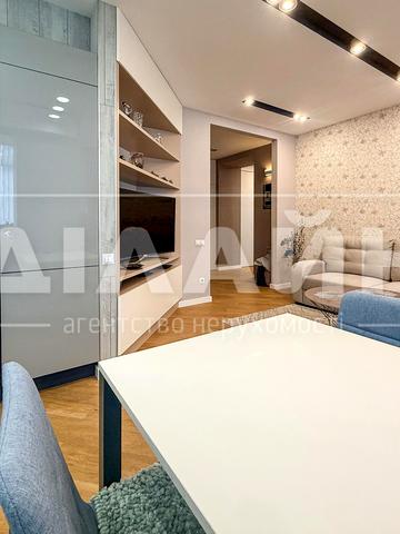 Українська вул., 5-А