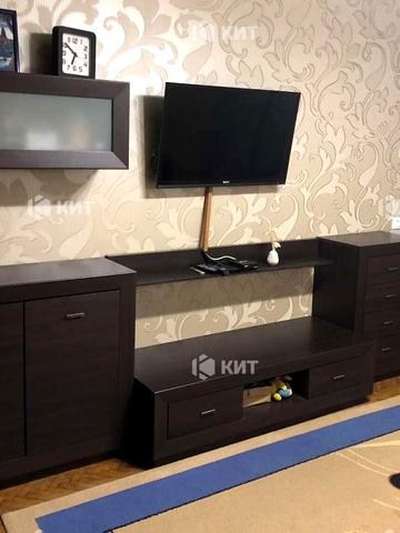 Алчевських вул. (Артема), 58