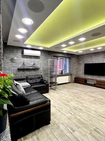 Смілянська вул., 40