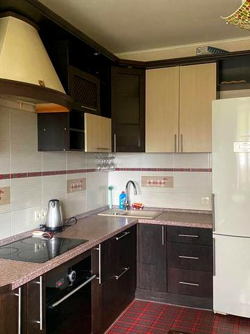 Алматинська вул. (Алма-Атинська), 37-Б