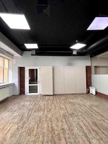 Польова вул., 24