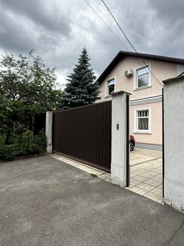 Степана Чобану вул. (Василя Алексухіна), 11