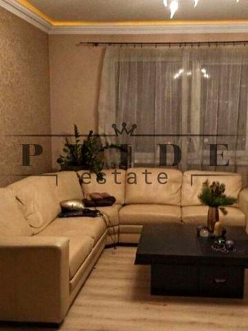 Продається 3-кімнатна квартира з видом на Дніпро. Лівобережна.