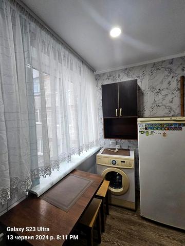 майдан Перемоги пл., 20