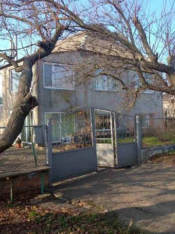 Продам двох поверховий будинок