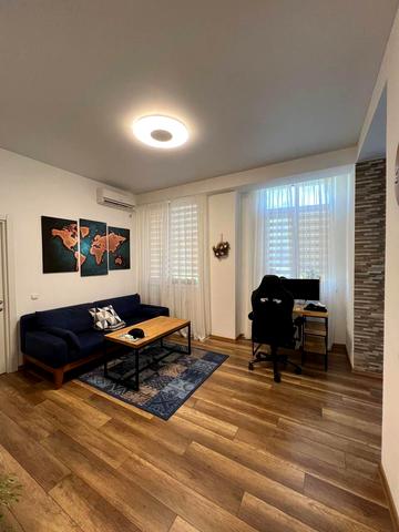 Євпаторійська вул., 2д