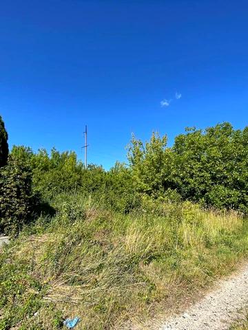 Місячна вул., 4