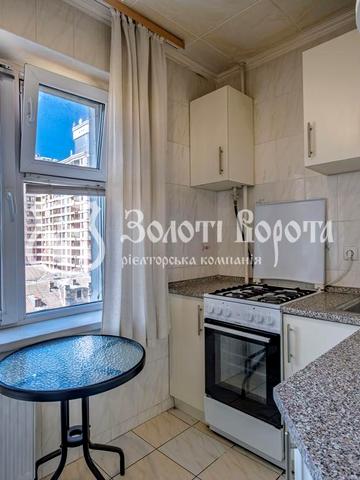 Жилянська вул., 76