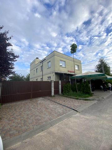 Назарія Яремчука вул., 14