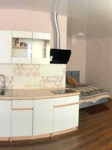 Черновський пров. (Володарського), 1