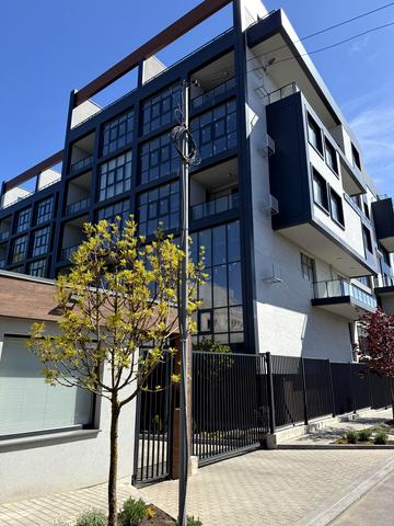 Рєпіна вул., 1-Б