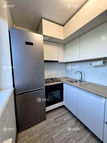 Набережна вул., 11