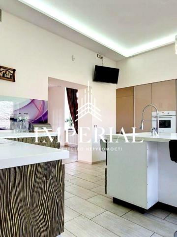 Академічна вул.