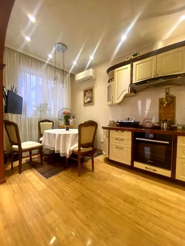 Михайла Болтенка вул., 40