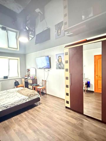 Богдана Хмельницького вул., 26