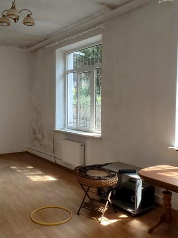 Івана Франка вул., 40