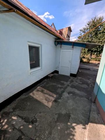 Юності вул., 32