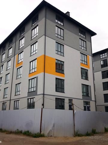 Вишнева вул., 12